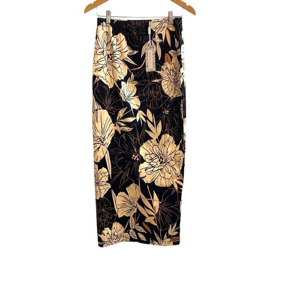 Ranna Gill Pencil Slit Skirt Stretch Satin Black Petunia Print Size Small NWT - Picture 2 of 7